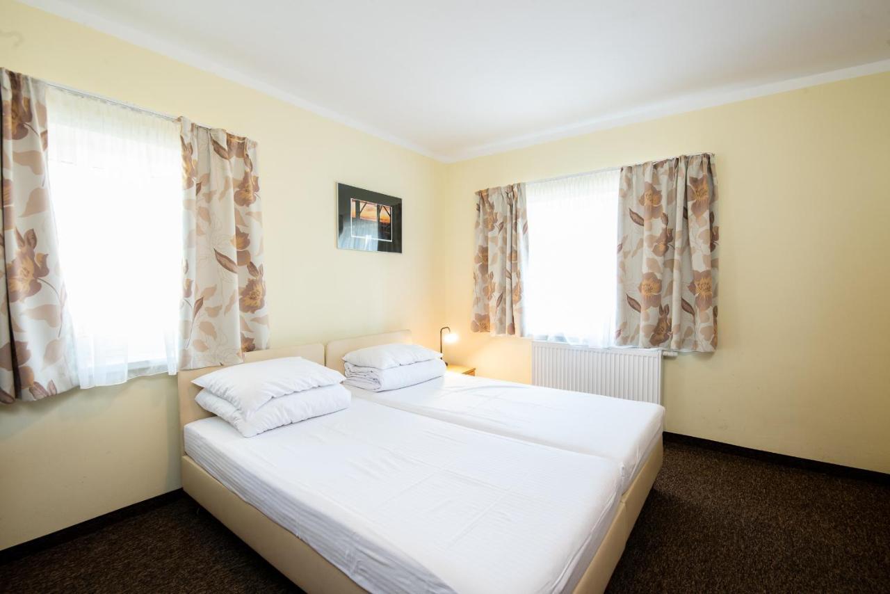 Nad Brzegiem Baltyku Hotel ซาร์บินโนโว ภายนอก รูปภาพ